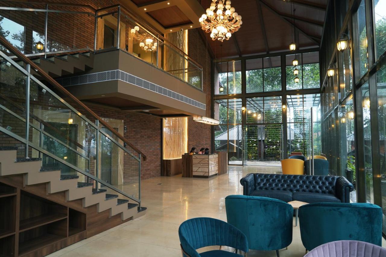 Elephant Passage Munnar Eksteriør bilde The lobby of the hotel