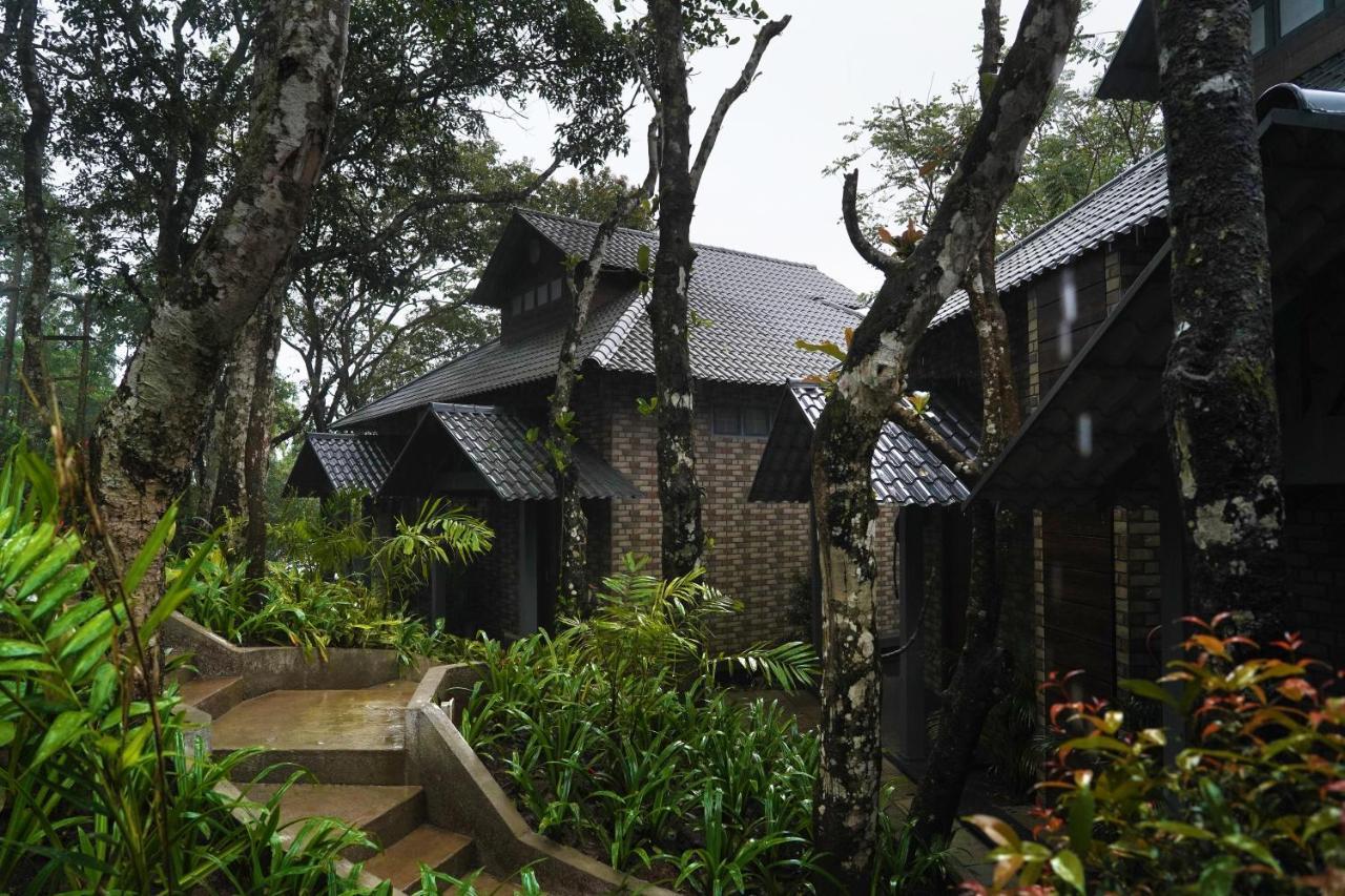 Elephant Passage Munnar Eksteriør bilde The Black House