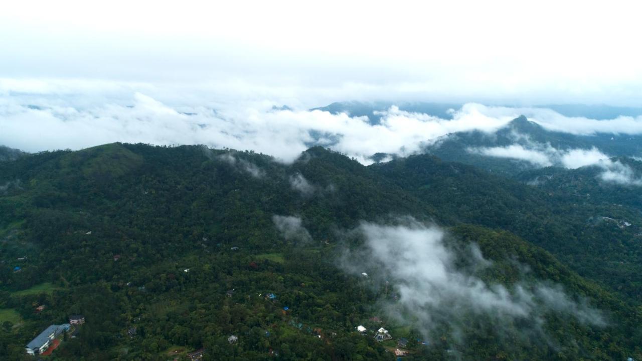 Elephant Passage Munnar Eksteriør bilde View from the top of Mount Apo