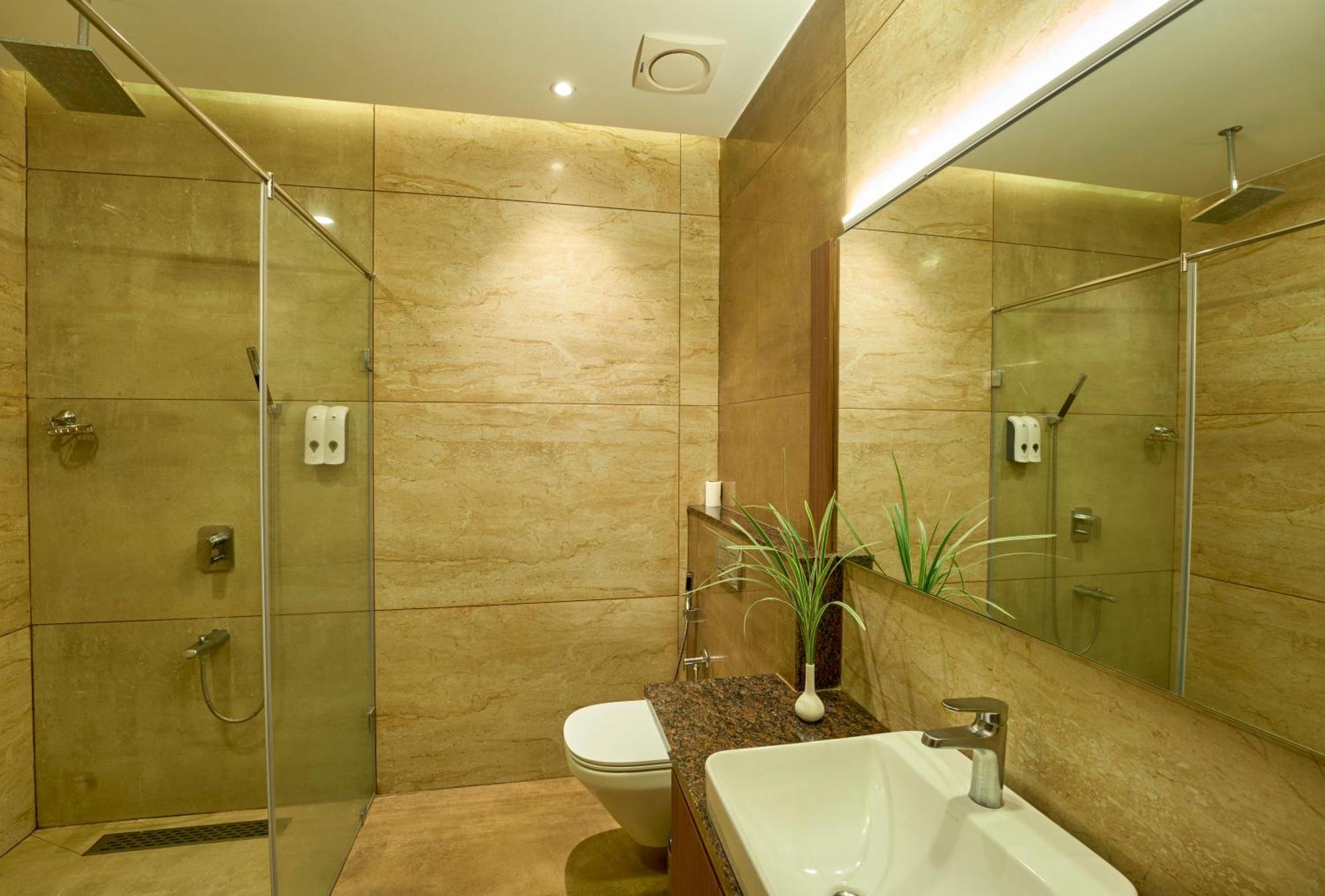 Elephant Passage Munnar Eksteriør bilde A modern bathroom